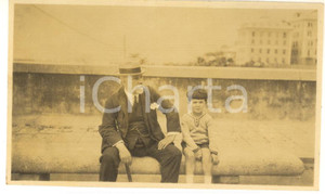 1926 GENOVA Ritratto di Giulio MORPURGO con il figlio - Fotografia 11x6 cm