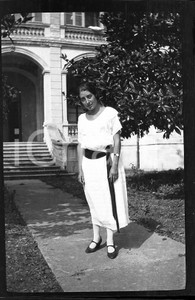 Fotografia d epoca originale 1923 VILLAR FOCCHIARDO TO Nel parco di una villa  NEGATIVO ORIGINALE 1