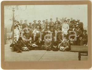 1910 ca AREA DI TORINO Ritratto di gruppo presso belvedere - Foto Romeo FACCIO