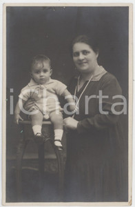 1930 GENOVA - Ritratto di madre con bambino - Fotocartolina CONTERI 8x13 cm