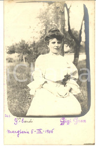 1906 MARGHERIA (Area ASTI?) Giovanna SARDI - Ritratto (1) Foto Gigi GREA Fotografia d'epoca, in formato cartolina postale.Didascalia manoscritta originale.Non viaggiata.  FOTOGRAFO: Luigi (Gigi) Grea NOTA BENE: TUTTI I DIRITTI RISERVATI;E' VIETATA LA RIPRODUZIONE GOOD/buono  Formato: 9x14 cm originale e autentica 1