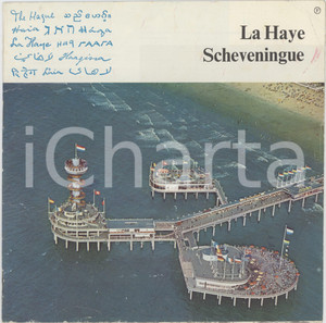 1970 ca HOLLAND - LA HAYE / SCHEVENINGUE - ILLUSTRATED Vintage brochure Pieghevole pubblicitario d'epoca, illustrato.PAGINE: 18 POOR/danneggiato piegatura centrale d'epoca,  gualciture, lievi macchie in copertina Formato: 20x20 cm originale e autentica 1