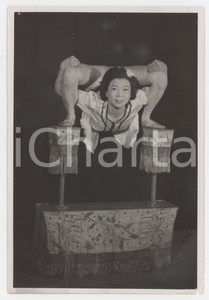 1950 ca GERMANY Circus HAGENBECK - Contorsionista - Foto 13x18 cm