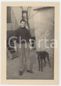 1950 ca s.l. - CIRCUS PINDER - Artista con un cane *Fotografia 7x10 cm  Fotografia originale d'epoca. GOOD/buono  Formato: 7x10 cm originale e autentica 1