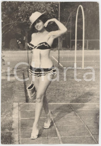 1970 ca MODA MARE Donna in costume in piscina - Foto VINTAGE 9x14 cm