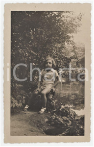 1930 ca ITALIA - COSTUME Bambina al lago - Ritratto - Foto ANONIMA 9x14 cm