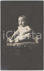 1915 ca COSTUME - ITALIA - Bambino su cuscino - Ritratto - Foto anonima 9x14 cm