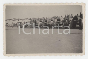 1930 LIVORNO Camionette militari e cannoni in un piazzale - Foto 8x5 cm (2)