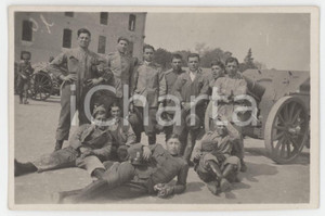 1930 LIVORNO Gruppo di soldati in posa con cannone - Foto 8x5 cm