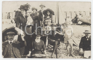 1910 ca FRANCE Famiglia in spiaggia con il cane - Foto anonima 14x9 cm