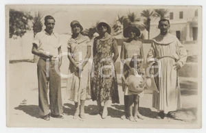 Fotografia d epoca originale 1931 AOI Africa Orientale Italiana  Famiglia di coloni con frate  Foto 13x8 cm 1
