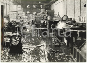 1958 LEGNANO (MI) Incendio ditta FRANCO TOSI - Macerie dello stabilimento (3)