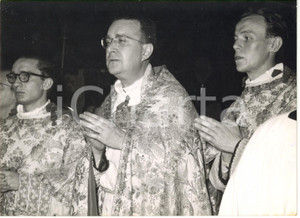 1955 ROMA PRATI Monsignor Manuel TATO celebra messa alla festa del Sacro Cuore
