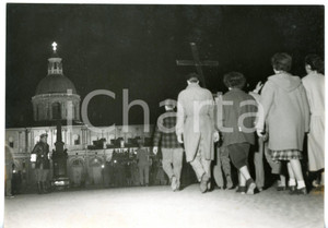 1956 SANTUARIO DI CARAVAGGIO Processione di studenti per la pace in UNGHERIA