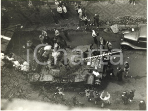 1968 PRIMAVERA DI PRAGA - Carro armato sovietico in mano agli insorti *Foto 