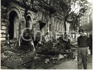 1968 PRIMAVERA DI PRAGA Macerie di automezzi bruciati dopo gli scontri (1) *Foto