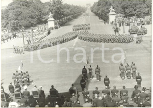 1959 PARIS Champs-Élysées 14 JUILLET - Défilé militaire pour la fête nationale