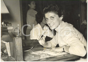 1956 ROMA - Atleta Letizia BERTONI prima della partenza per OLIMPIADI MELBOURNE