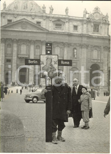 1953 ROMA SAN PIETRO Franz WALTER al termine del pellegrinaggio Berlino-Roma (2)