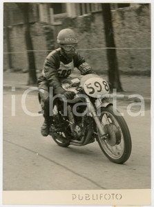 1954 VERBANIA - GIRO MOTOCICLISTICO D'ITALIA - Remo VENTURI guida la gara *Foto