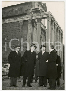 Fotografia d epoca originale 1957 ROMA  Ministro inglese Selwyn LLOYD visita FORI IMPERIALI Foto 13x18 cm 1