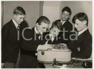 1957 LONDON Royal Albert Hall - Sir John BARBIROLLI with schoolboy musicians