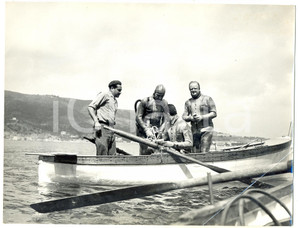 1957 ALBENGA - ISOLA GALLINARA Sommozzatori con tute PIRELLI *Fotografia 24x18