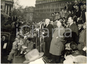1956 LONDON Suez Crisis - Aneurin BEVAN making his speech in Trafalgar Square  