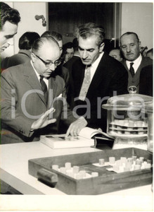 1958 SAN DONATO MILANESE - Shah Mohammad Reza PAHLAVI visita complesso ENI (1)