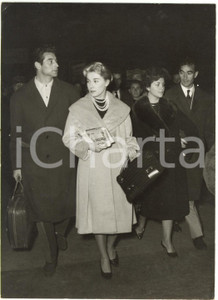 1958 MILANO CALCIO - Rientro di Lorenzo BUFFON e Carlo GALLI con le mogli *Foto