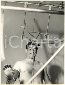 1960 MILANO CALCIO - INTER Lorenzo BUFFON durante le visite mediche (2) *Foto