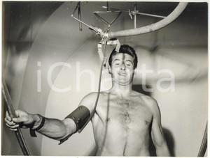 1960 MILANO CALCIO - INTER Lorenzo BUFFON durante le visite mediche (3) *Foto