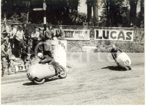 1957 ISOLA DI MAN Tourist Trophy - Keith CAMPBELL seguito da Eric HINTON *Foto