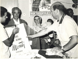 1962 TERREMOTO DELL'IRPINIA - Abbigliamento AZIENDE MONTI donato ai terremotati 