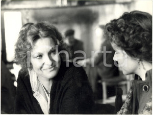 Fotografia d epoca originale 1977 CINEMA Mogliamante  HÃ©lÃ¨ne CHANEL Laura ANTONELLI in una scena del film 1