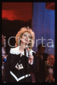 35mm vintage slide* 1980ca ITALIA MUSICA Tiziana RIVALE durante concerto (1)