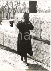 1956 ROMA Processo a Pasquale SCIORTINO - Madre dell'imputato nasconde il volto