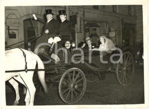 1957 LONDON - Newlyweds Janice PIKE and Frederick TOTTMAN on an open landau