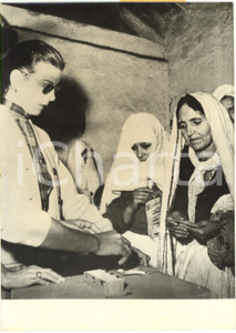 1958 DJEMAA SAHARIDJ (ALGERIE) - Femmes vont voter *Photo 13x18 cm