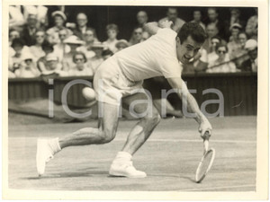 1955 WIMBLEDON TENNIS - Giuseppe MERLO during the match against Ken ROSEWALL 