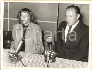 1953 REGENSBURG - Czech refugees Libuse CLOUDE Josef PISAREK in press conference