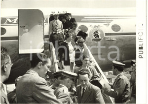 1954 NAPOLI CAPODICHINO - Arrivo europei espulsi dalla Cina comunista (2) *Foto
