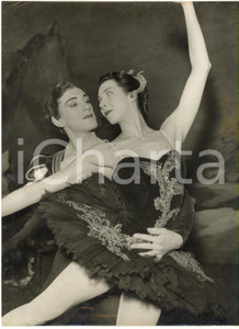 1955 LONDON Royal Opera House - Beryl GREY John FIELD performing the "Swan Lake"