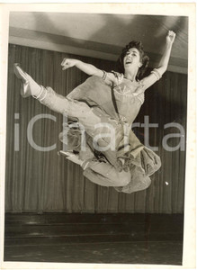 1956 LONDON - Greek dancer Lili BERDE during rehearsal in a television studio  