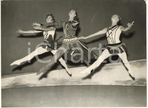 1956 LONDON Royal Festival Hall - Belinda WRIGHT Anita LANDA Jeanette MINTY