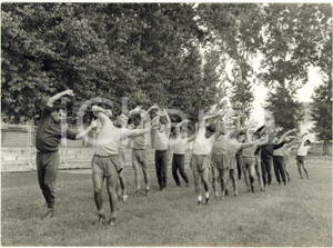1963 MONDOVÌ (CN) CALCIO Ritiro GENOA - Giocatori durante allenamento (4) *Foto