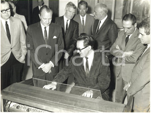 1967 ITALIA Gianfelice FUGAZZA suona organo a incontro dirigenti FARFISA e LSI 