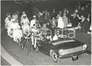 1963 SEI GIORNI DI MILANO - Vincitore Ferdinando TERRUZZI compie il giro d'onore