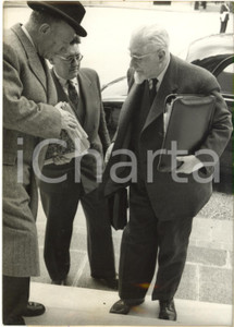 1957 PARIS ÉLYSÉE - Arrivée de Paul RAMADIER au Conseil des Ministres *Photo