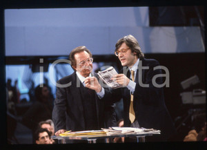 Fotografia d epoca originale 35mm vintage slide 1991 TELEMIKE Scontro tra Mike BONGIORNO e Vittorio SGARBI 2 1